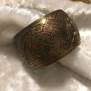 ☘️VTG Brass Etched Leaf Design Cuff Bracelet
